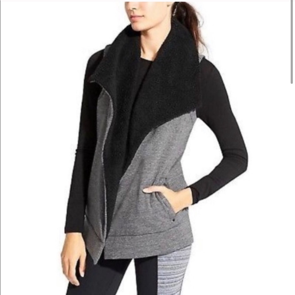 Athleta Fleece lined black/gray vest